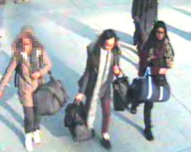 Come home, families beg Syria-bound UK schoolgirls