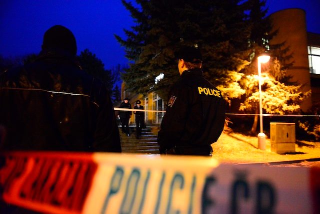 8 dead in gun rampage at Czech restaurant