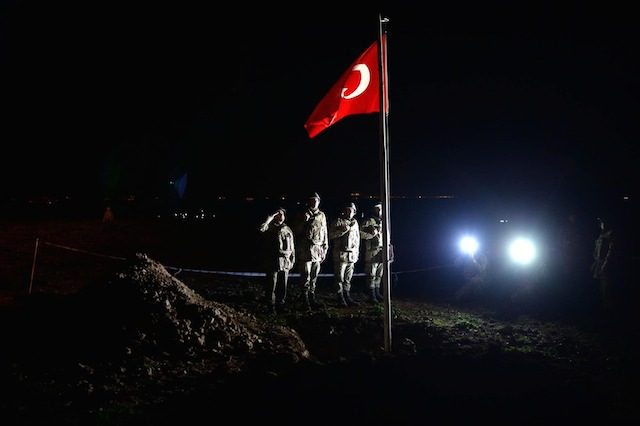 Turkish military enters Syria to evacuate soldiers, relocate tomb