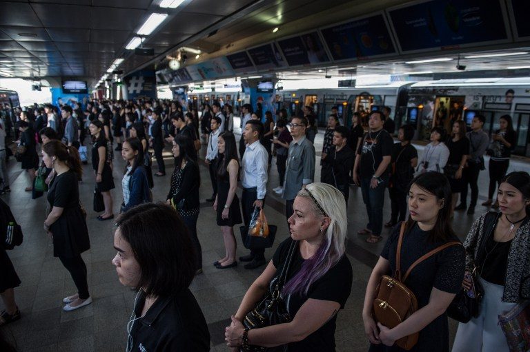 Despite grief Thai workers – and a princess – head back to work