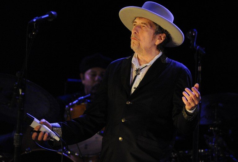 Bob Dylan wins 2016 Nobel Prize in Literature