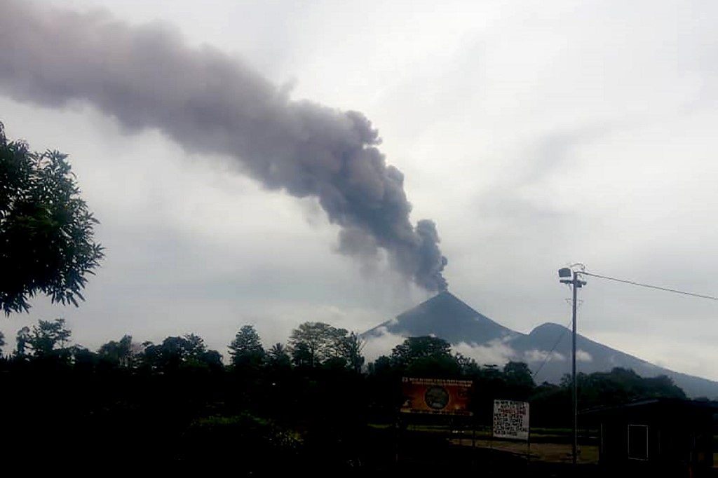 Papua New Guinea deploys army to help volcano emergency