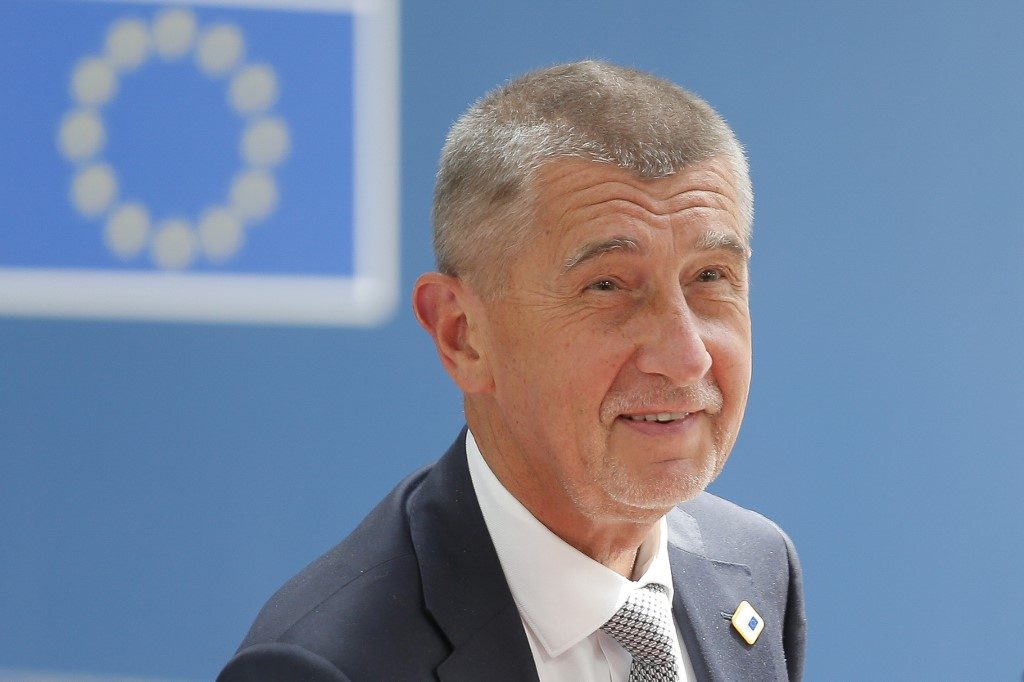 Embattled Czech mogul PM survives confidence vote