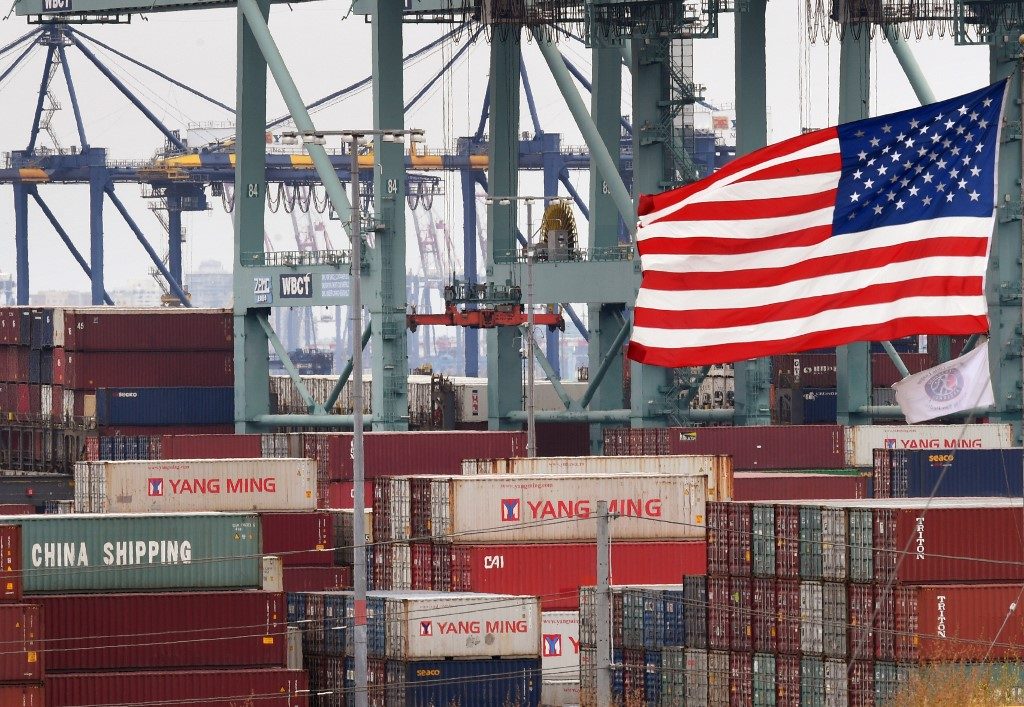 U.S. trade deficit takes biggest tumble in 8 months