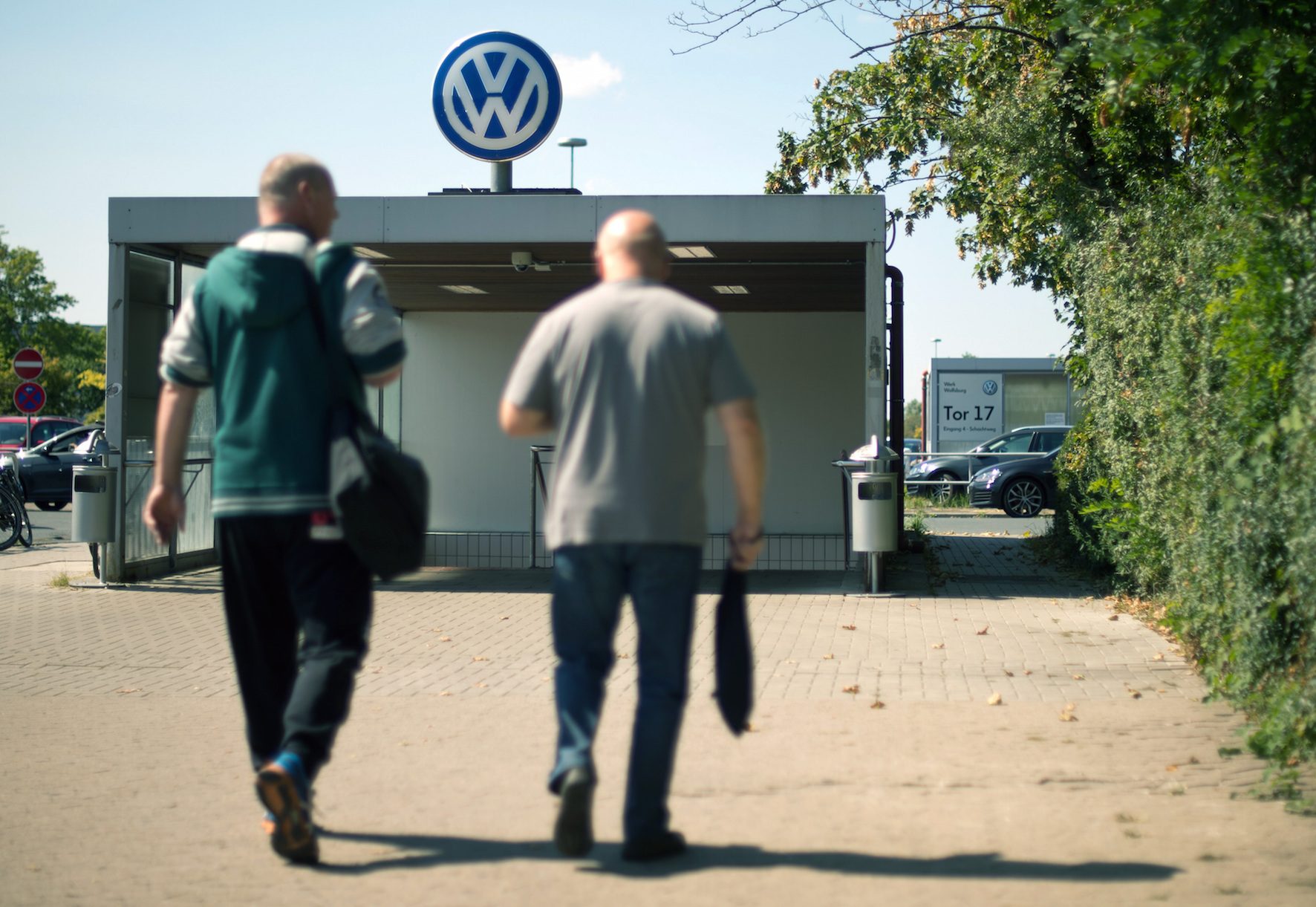 Volkswagen cuts nearly 28,000 workers’ hours over supply woes