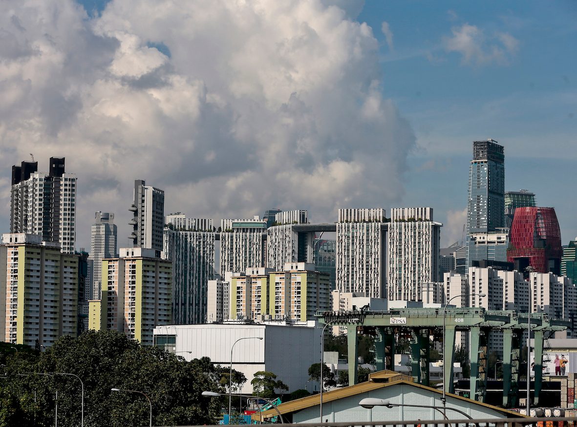 Singapore cuts 2016 forecast as world economy slows