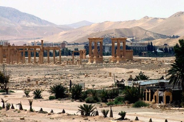 ISIS jihadists threaten ancient Palmyra ruins