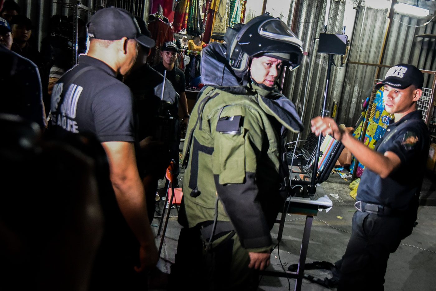 BOMB SUIT. A member of the police bomb squad wearing a bomb suit. Photo by LeAnne Jazul/Rappler 
