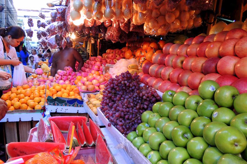 COLORFUL. A corner at Colon Street is one of the popular fruit stands in the city