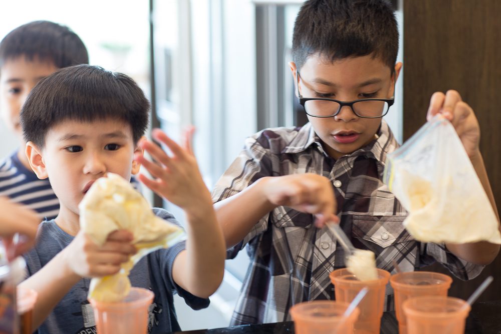 COME PLAY. Kids can make a cool Halloween Treat with the Smile Group’s Engineering For Kids Sundae activity. Learning how to make ice cream with only their hands, and some GLAD zipper bags is fun and educational. Photo by Jay Santos 