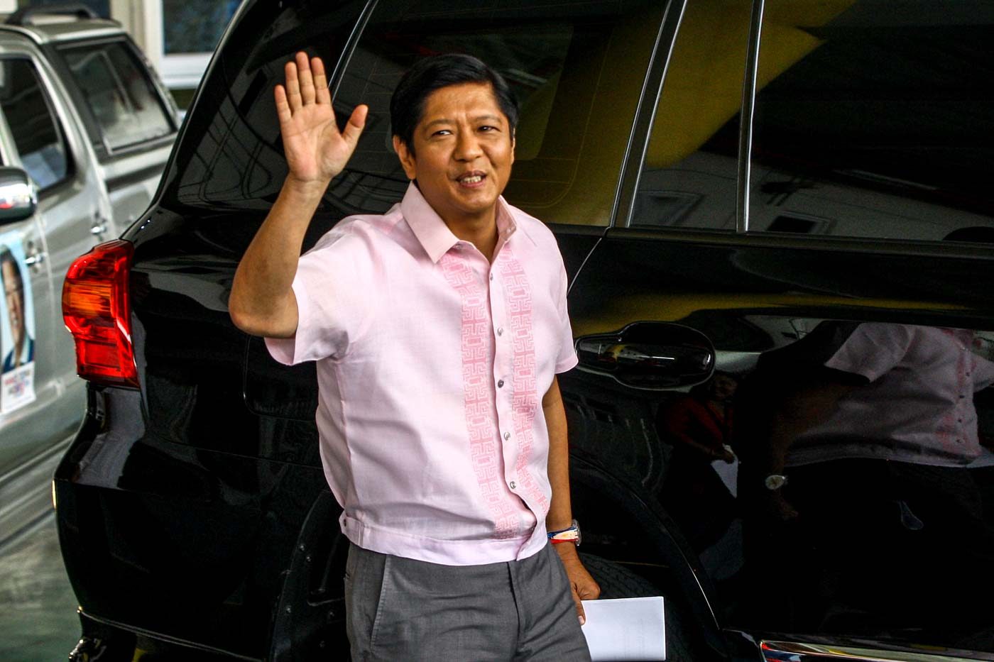 ARRIVAL. Senator Bongbong Marcos attends the only Comelec-organized debate for the vice presidential candidates on April 10. Photo by Ben Nabong/Rappler 