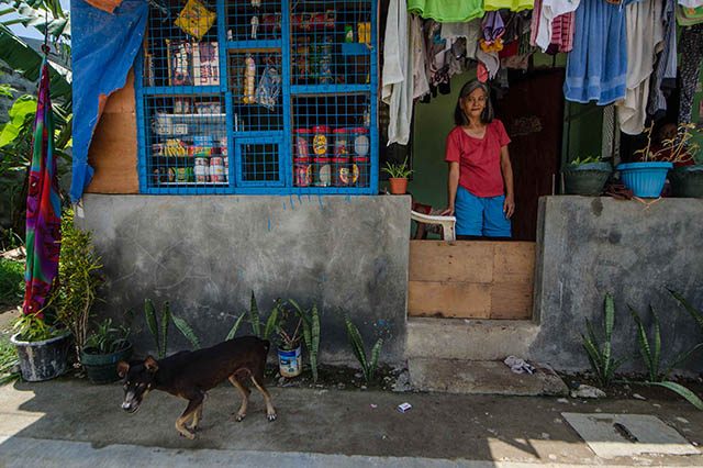 NOT ENOUGH. The sari-sari store is a source of livelihood for Jacinto's family. Photo by Rob Reyes/Rappler 