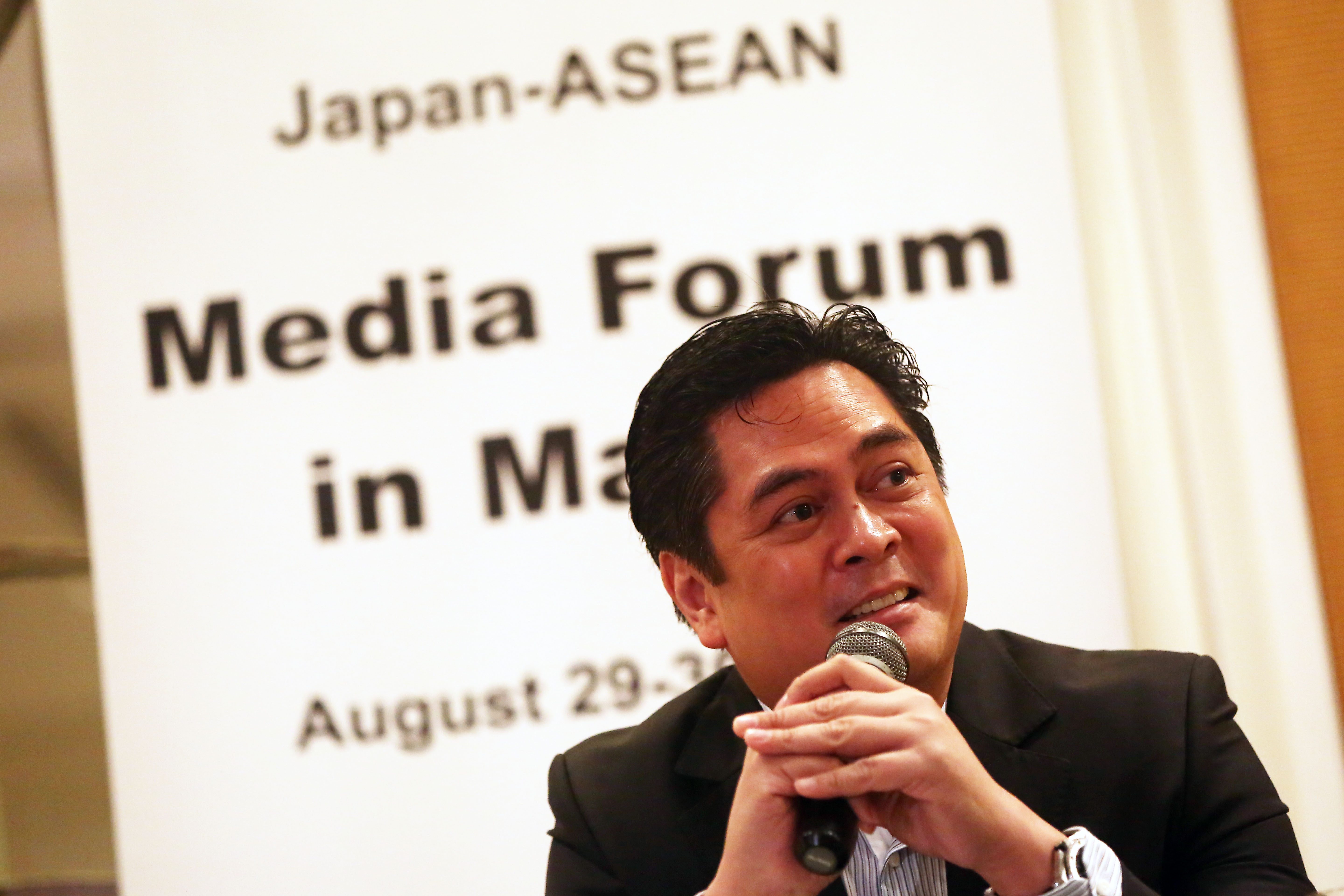 DEFENDING DUTERTE. Presidential Communications Operations Office (PCOO) Secretary Martin Andanar gives a short speech before journalists attending the Japan-ASEAN Media Forum in Manila. Photo by Ben Nabong/Rappler 