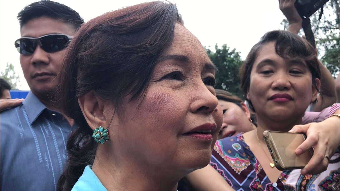 Arroyo hands off in House minority row
