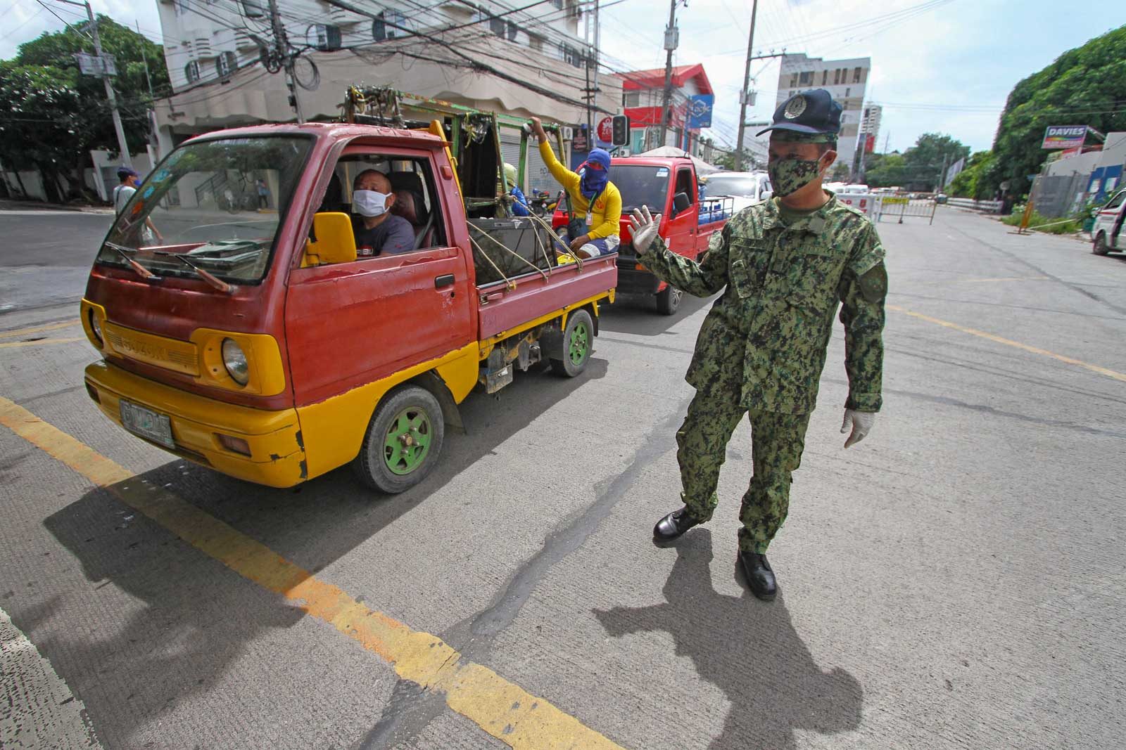 Cebu City lockdown: Local journalist questioned by ‘imported’ cops