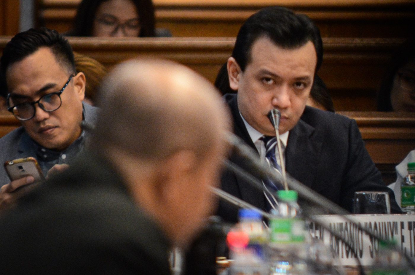DDS PROBE. Senator Trillanes, among President Duterte's loudest critics, grills Lascañas (in foreground) during a Senate hearing. Photo by LeAnne Jazul/Rappler  