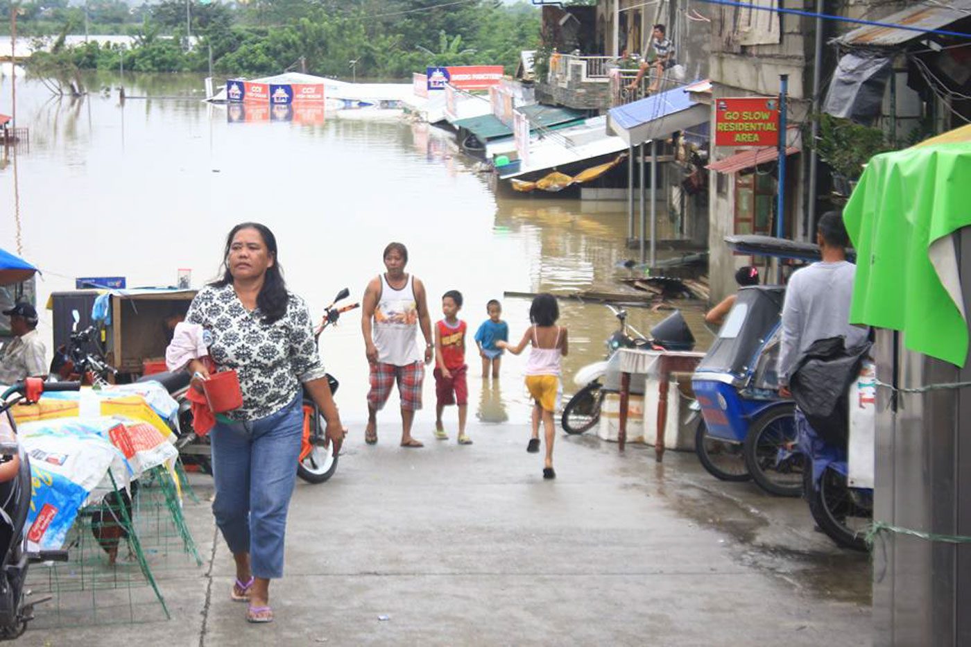 DSWD gives P300,000 in aid to families in flood-hit Cagayan Valley