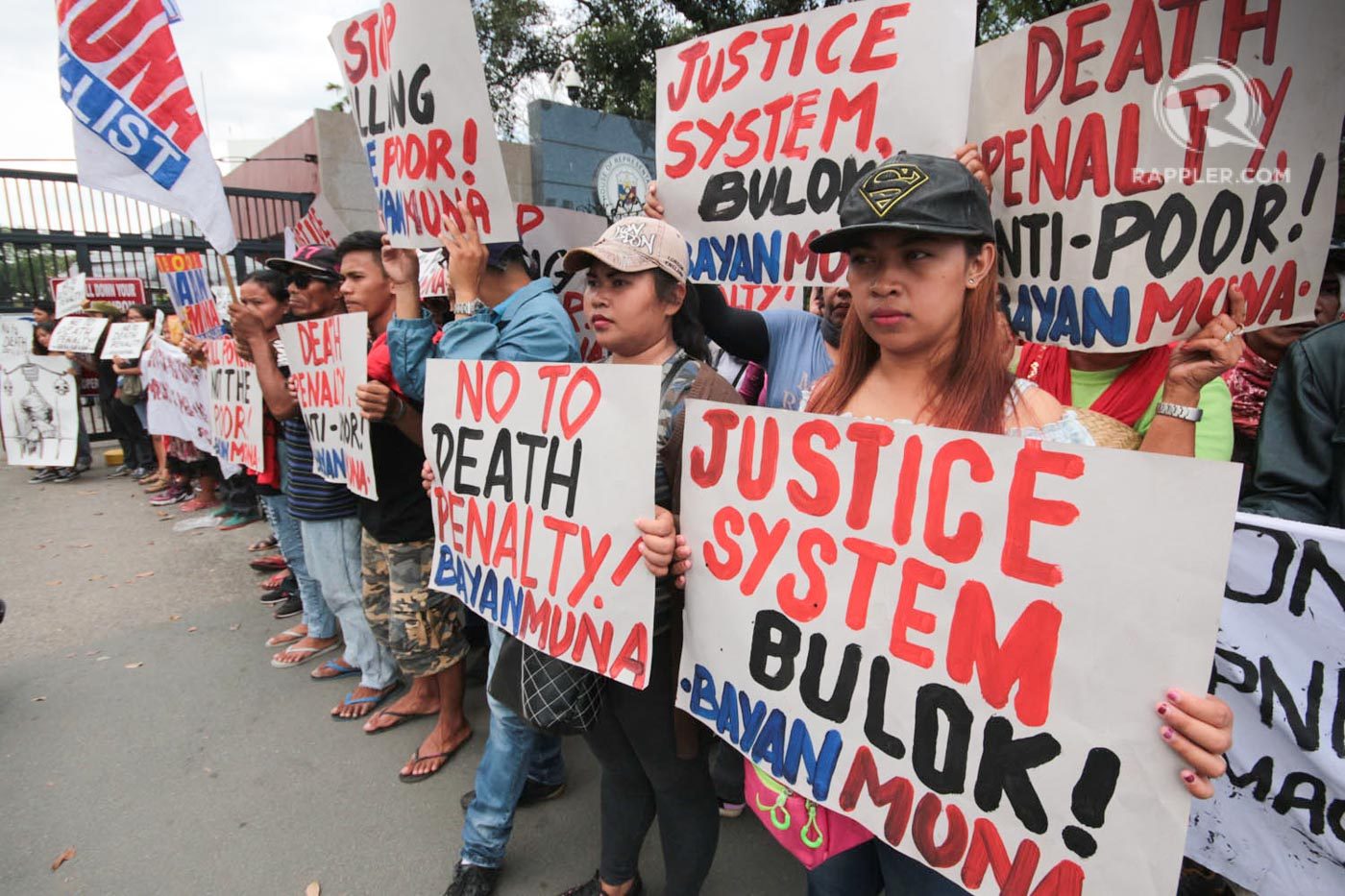 CAPITAL PUNISHMENT. Leftist groups oppose the reimposition of the death penalty, which is a priority of the Duterte administration. Photo by Darren Langit/Rappler 