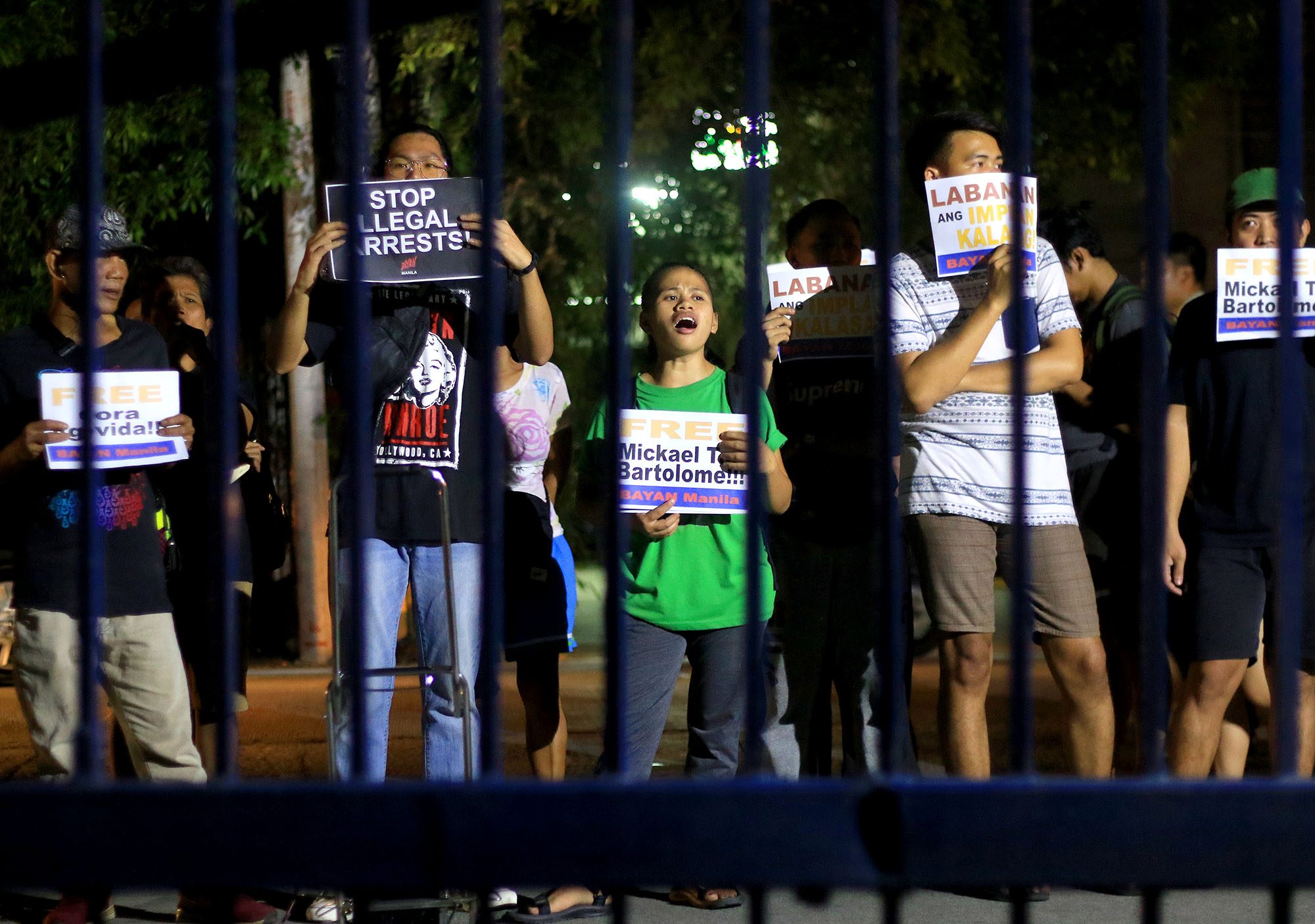 PROTEST. Members of Gabriela and Kadamay picket in front of the headquarters of the Manila Police District. Photo by Inoue Jaena 