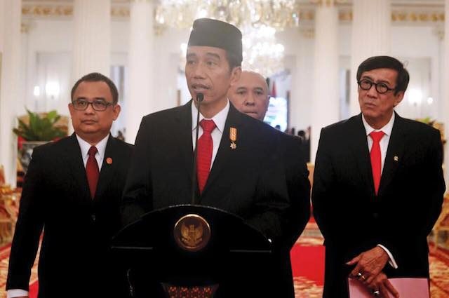 Komunikasi politik beberapa tahun lalu lebih bersifat resmi dan satu arah, tapi Jokowi tak mau terperangkap dalam tradisi. Foto dari Facebook Presiden Joko Widodo 