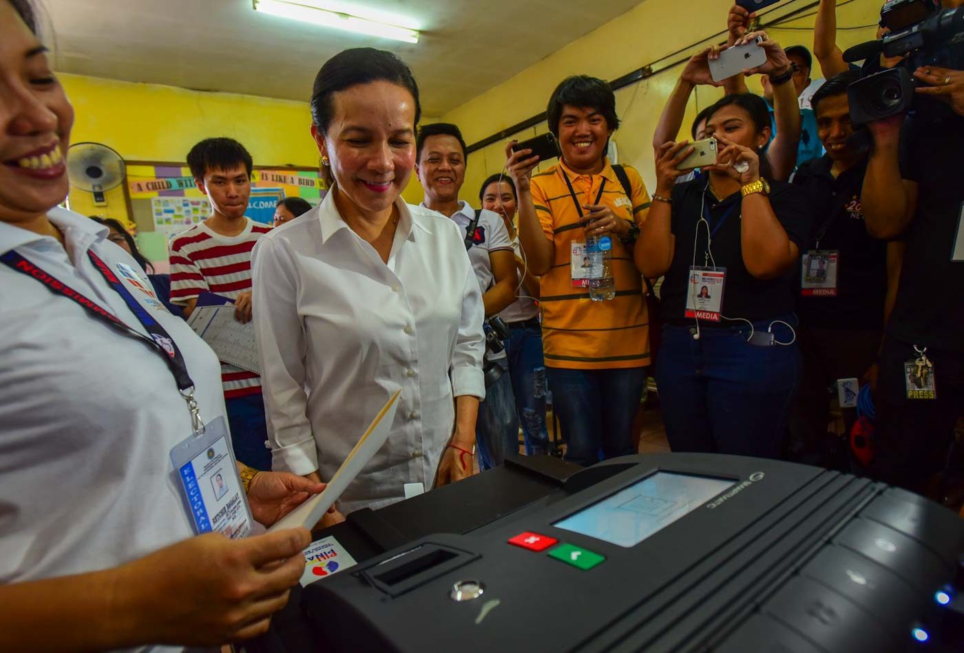 FINALLY. Senator Grace Poe finally casts her vote during the 2019 elections at Santa Lucia Elementary School after a slight delay. Photo by Maria Tan/Rappler 
