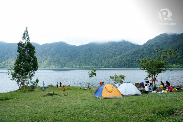 RELAX. The lakeside view of Lake Holon 