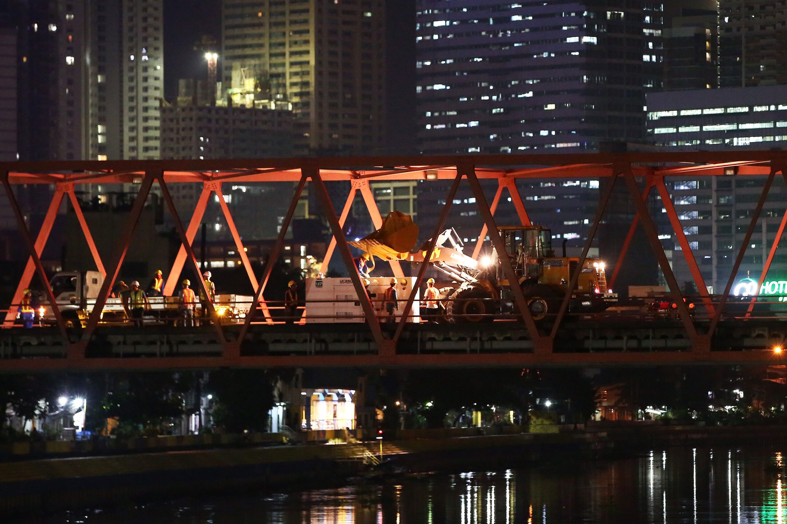 Pasig River bridge grants allow hiring of Chinese blue-collar workers – DPWH