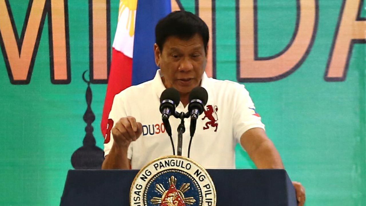 'EH KAYO EH!' President Duterte says if media will boycott him, he will boycott them. Photo by Manman Dejeto	 
