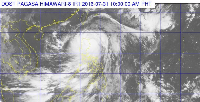 Carina strengthens ahead of landfall in Cagayan