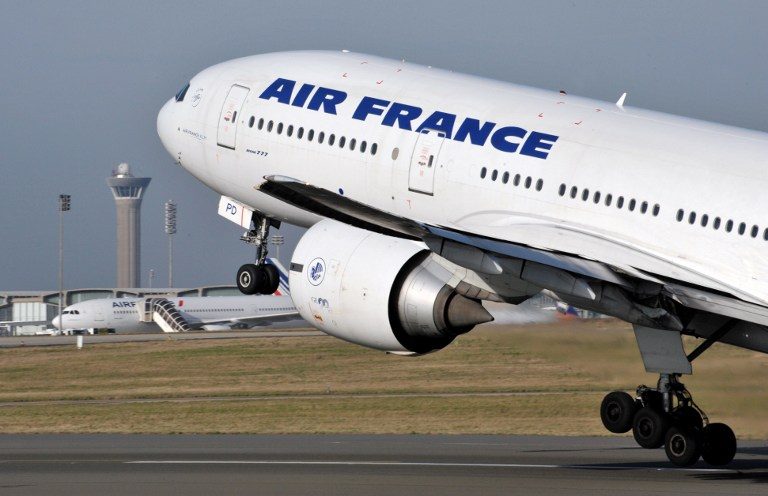 Air France continues with 2016 job cuts despite protests