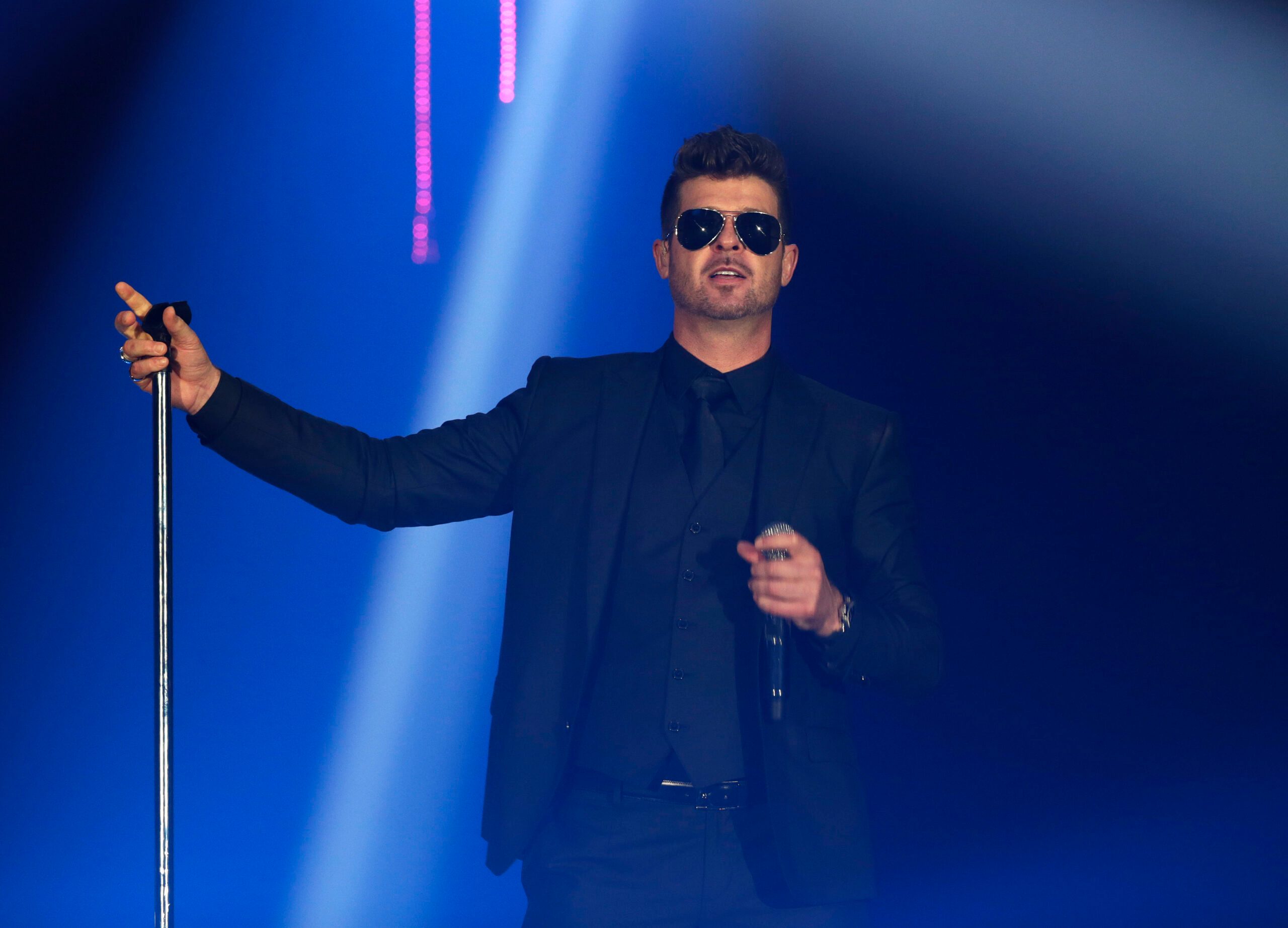 Robin Thicke won’t be coming to Manila for Summer Sun Music Festival