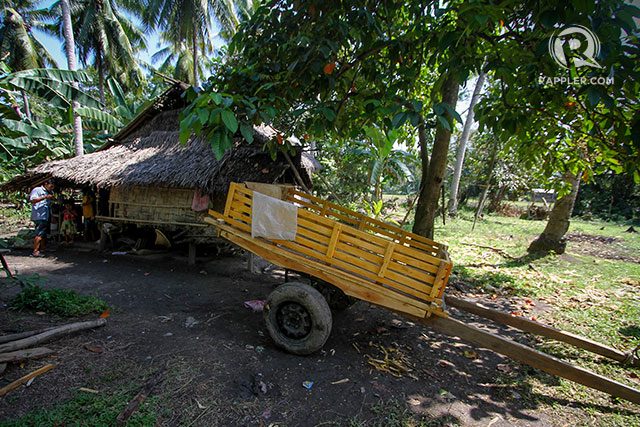 FARMER'S TOOL. Badrudin's cart that he used to deliver corn to the market. He got the cart through a P5,000-loan from a local businessman. Photo by Karlos Manlupig/Rappler 