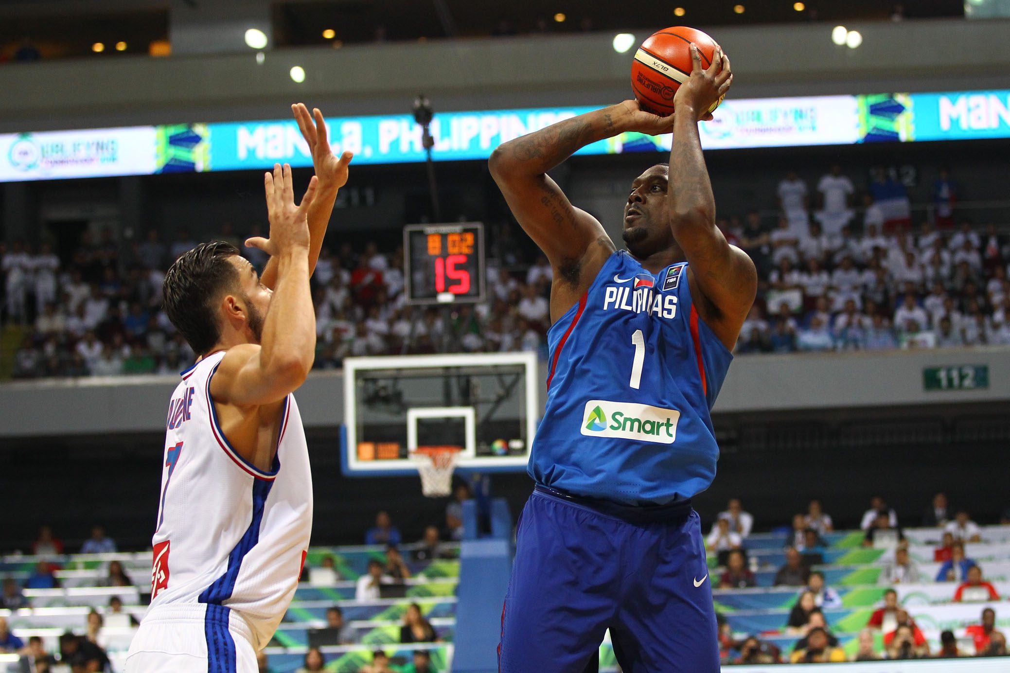 Andray Blatche sets up for a jump shot.  
