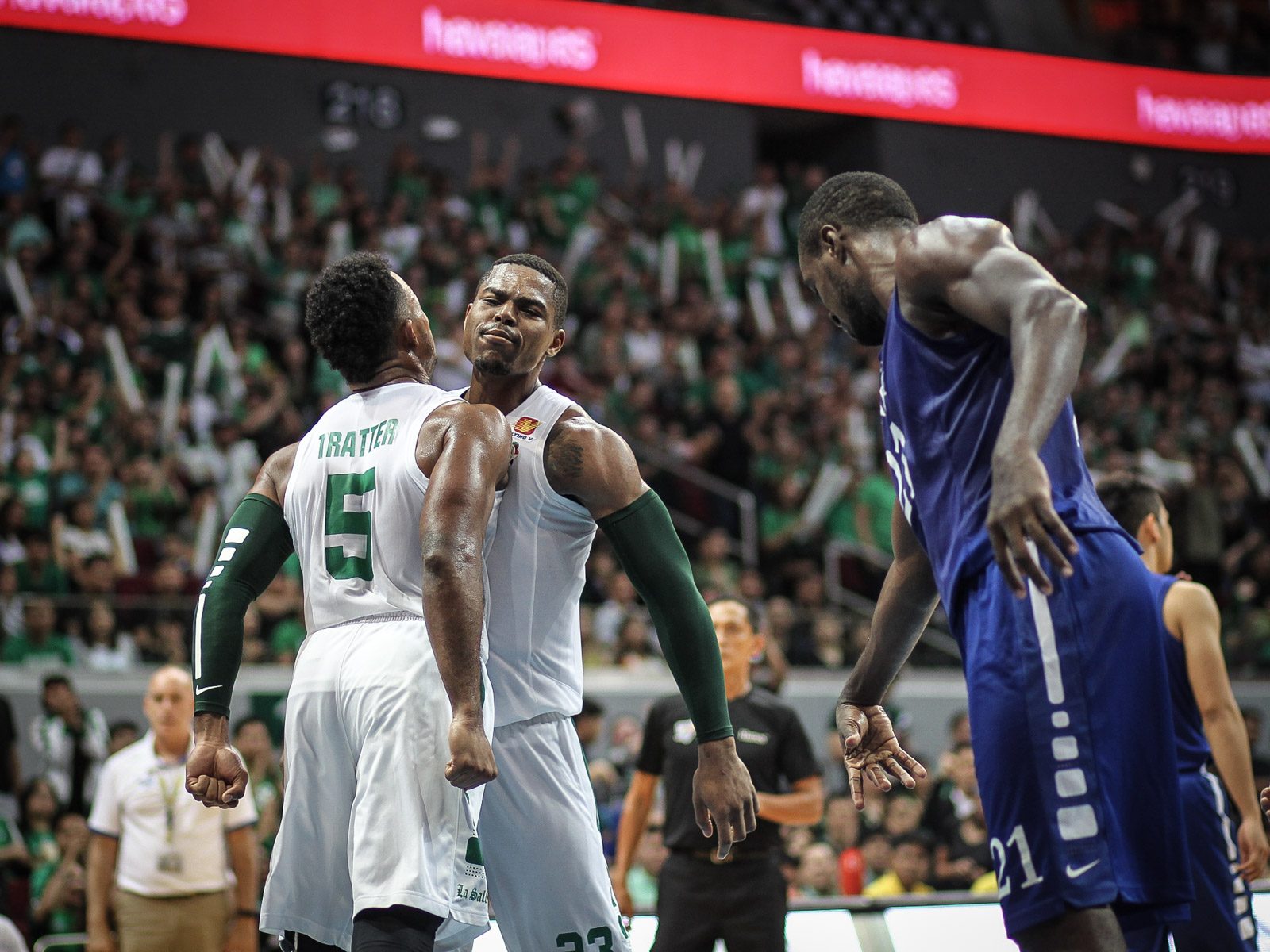 WATCH: La Salle’s Mbala puts on dunking exhibition against Ateneo