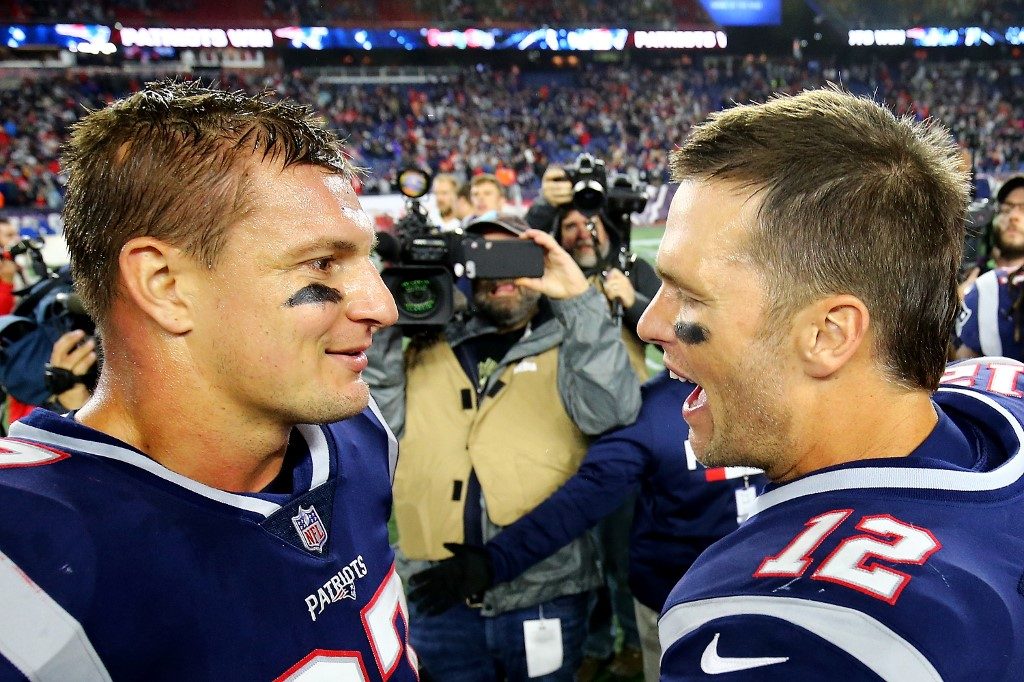 Gronkowski reunited with Brady at Buccaneers