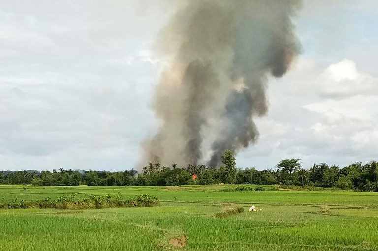 Myanmar villages burn as Rakhine unrest rages