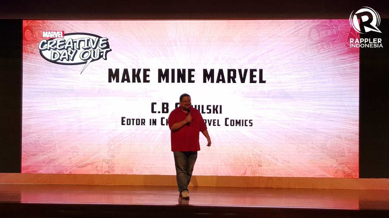 Editor in Chief Marvel Comics C.B. Cebulski saat memberikan presentasinya dalam acara 'Marvel Creative Day Out' di Universitas Bina Nusantara, Jakarta, pada Jumat, 12 Januari. Foto oleh Sakinah Ummu Haniy/Rappler  