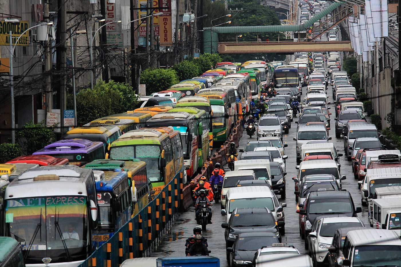 One-way EDSA traffic scheme ‘ridiculous,’ say critics