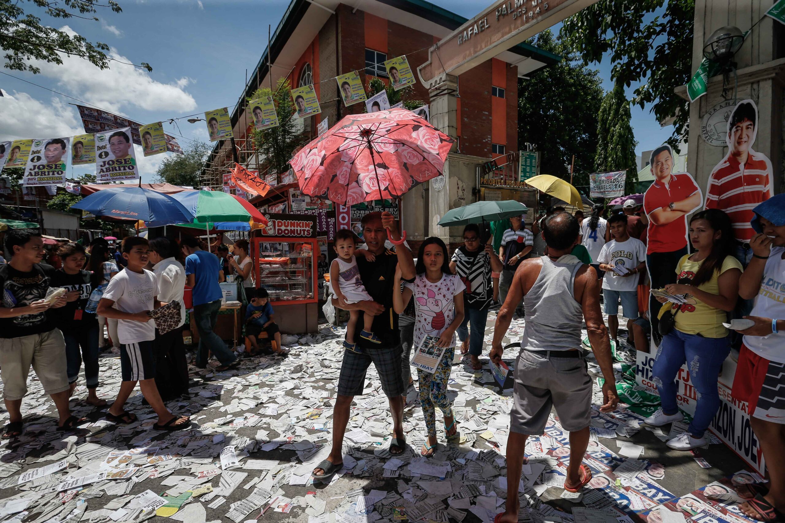 Polls close in most parts of Philippines
