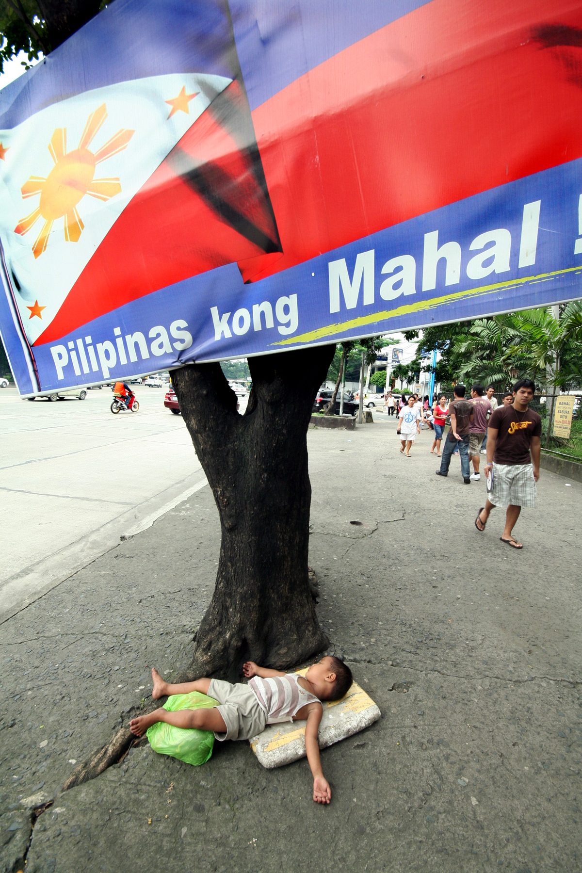 POVERTY REMAINS. EDSA was a renewed hope and a promise. A promise waiting for  realization.    