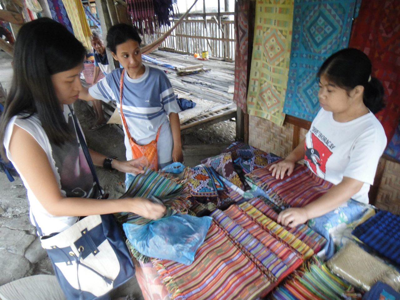 ENCOURAGEMENT. To encourage and retain the weavers who partner with Vesti, Rodriguez shows them bags made out of their textiles. Doing so gives them a sense of pride and belonging.   