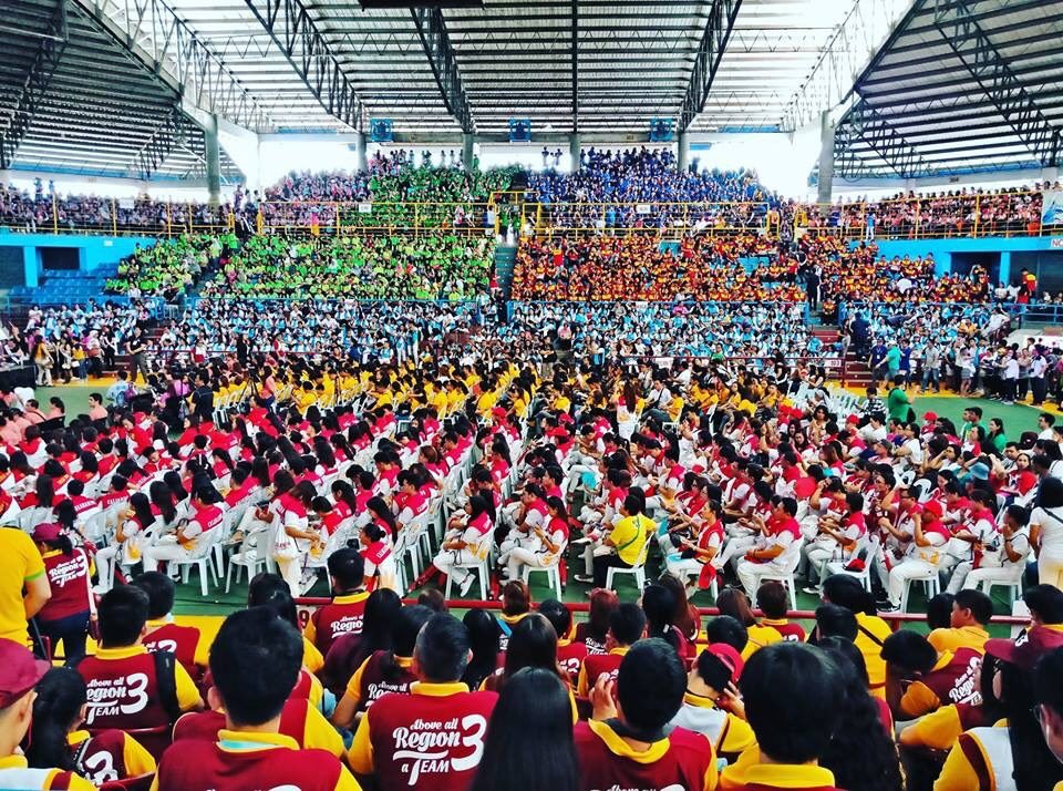 SEA OF COLORS. Each delegation wears a uniform color to represent their region, creating a vast sea of people taking up different colors. Photo by Efren Bogayon Jr./Bicol Region  