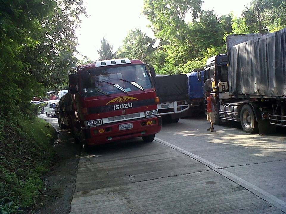 Nueva Vizcaya road accident causes gridlock along 137-km stretch