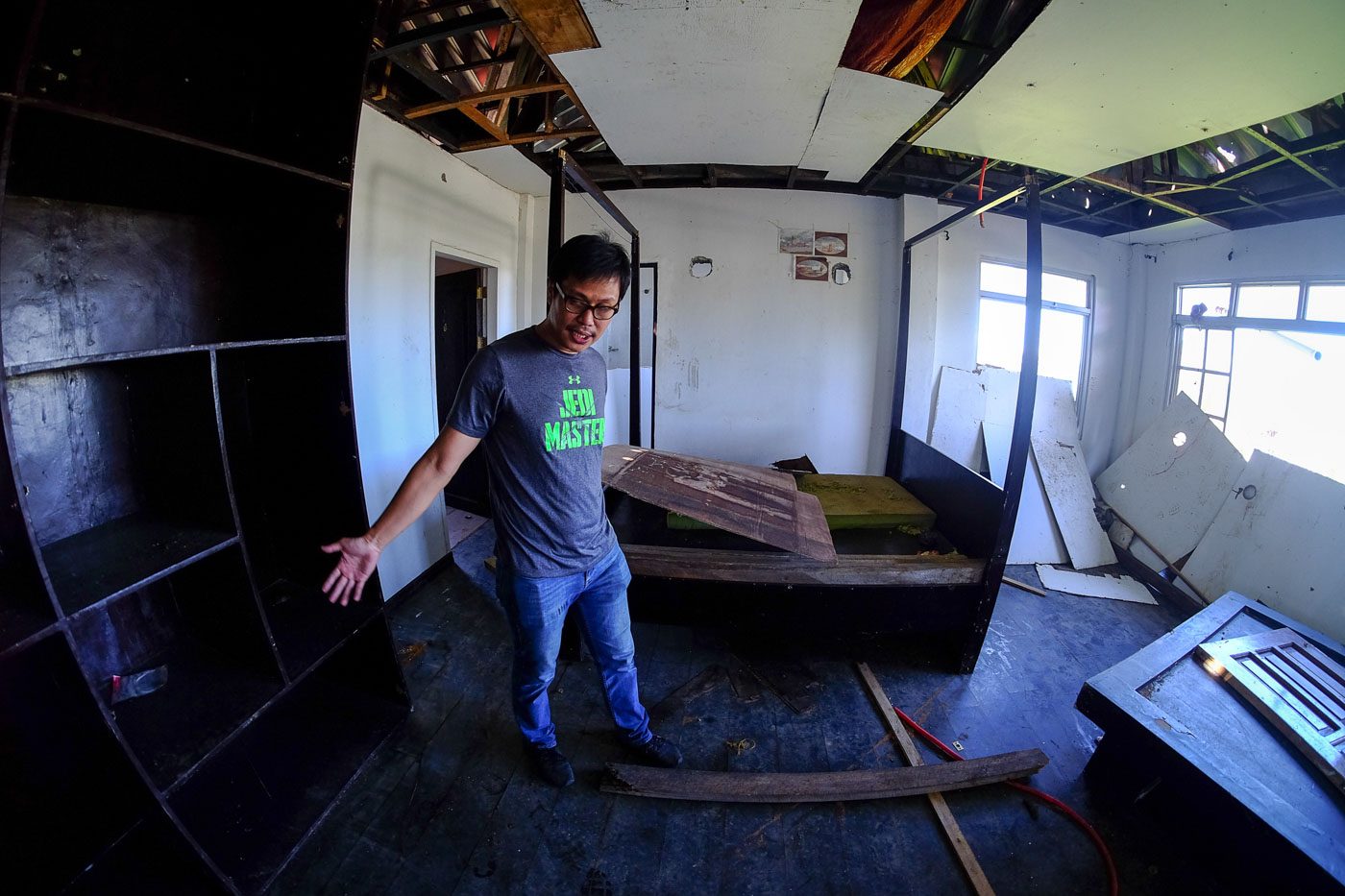 LOST POSSESSIONS. Timo Alonto Lucman shows his empty room in Moncado Colony on April 12, 2018.  