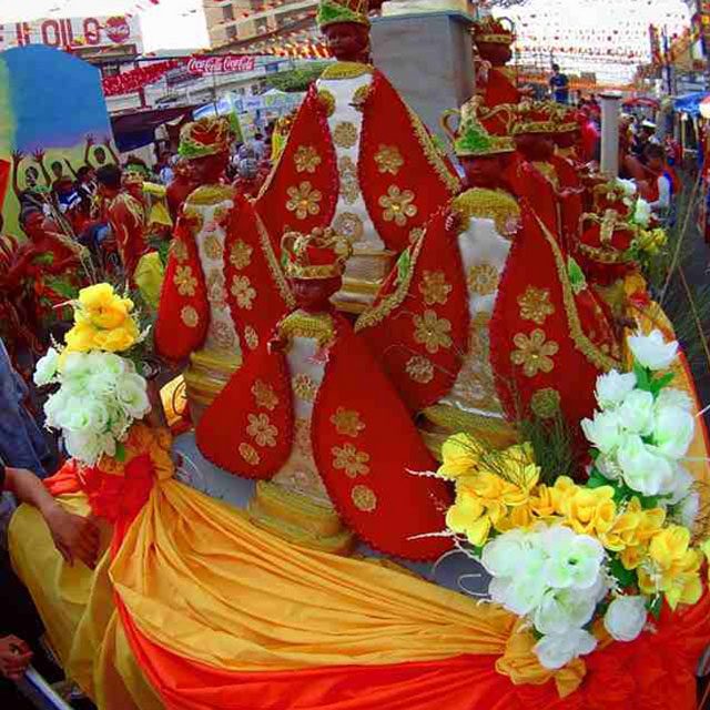 TRIBUTES TO STO NIÑO. A scene from Dinagyang 2015.  Photo by Marcos Caratao Jr