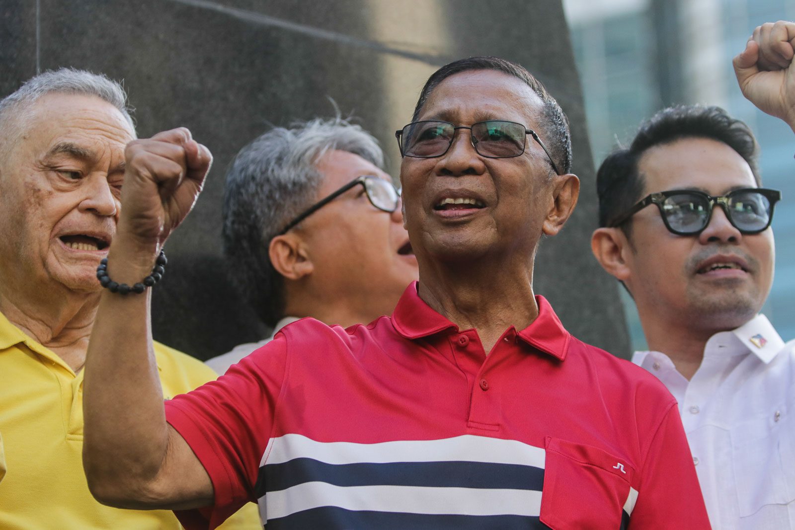 PRESS FREEDOM. Former vice president Jejomar Binay joins veterans in commemorating the 34th anniversary of the 1986 EDSA Revolution on February 25, 2020. File photo by KD Madrilejos/Rappler 