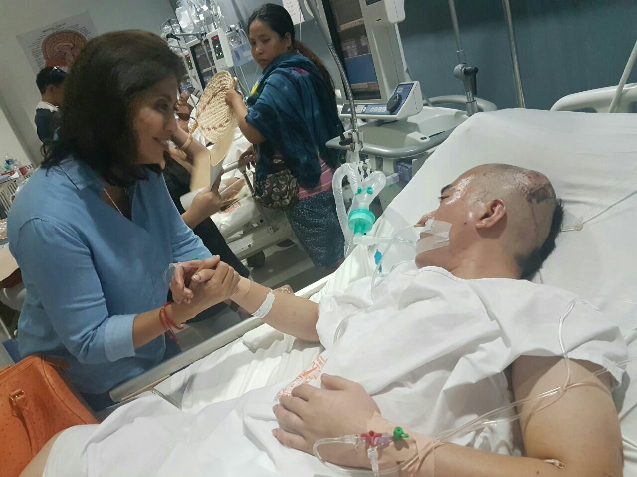 WATCH: Robredo visits survivors, victims of Davao City blast