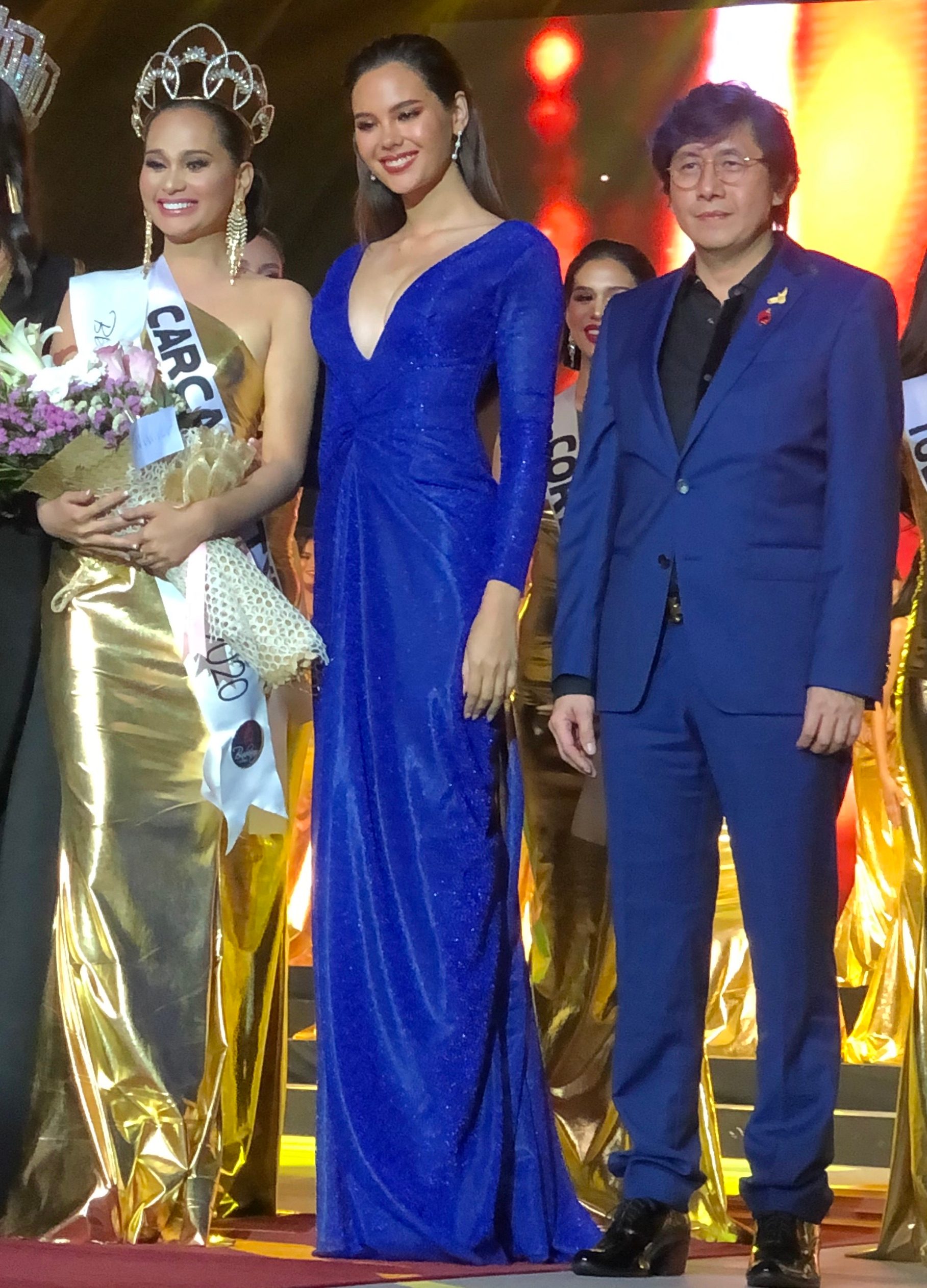 HERITAGE QUEEN. Binibining Cebu Heritage 2020 Marla Alforque (Carcar) along with Miss Universe 2018 and singer, Catriona Gray and Anthony TIng, SHSB Batch1985 Foundation, Inc. President. Photo by Voltaire Tayag/Rappler
 