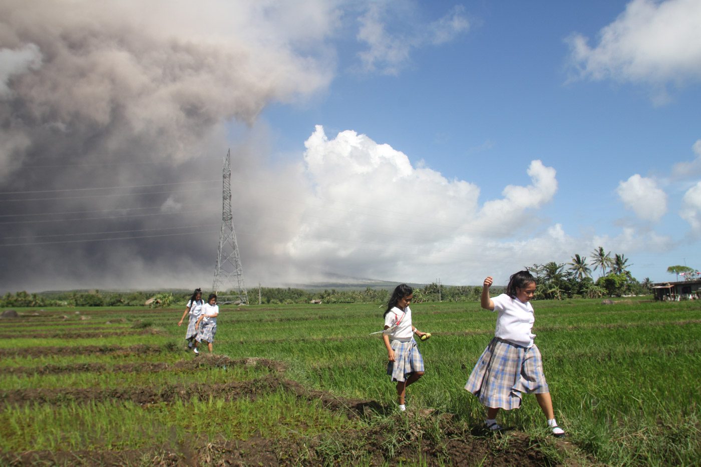 Agriculture damage due to restive Mayon volcano reaches P165M