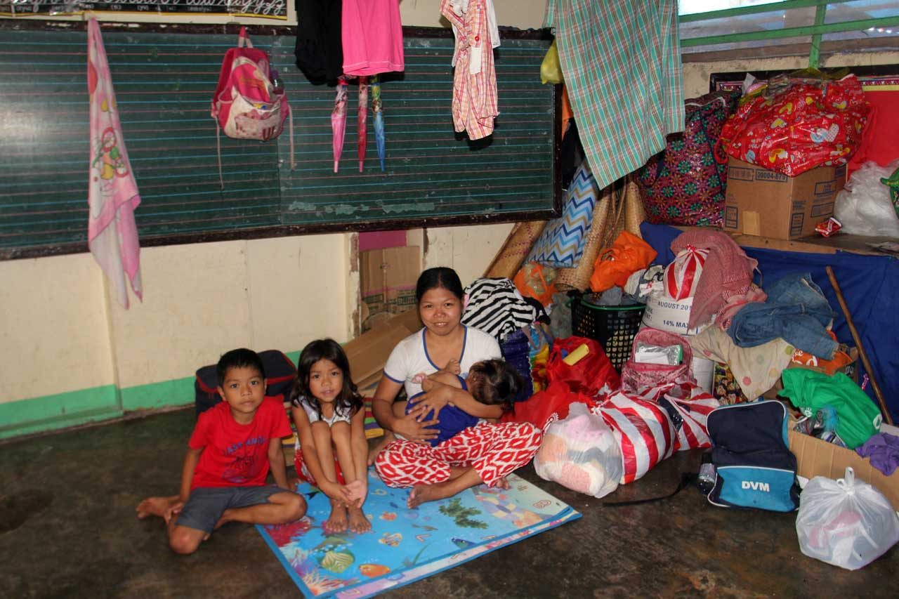Mayon evacuees go home with happy faces